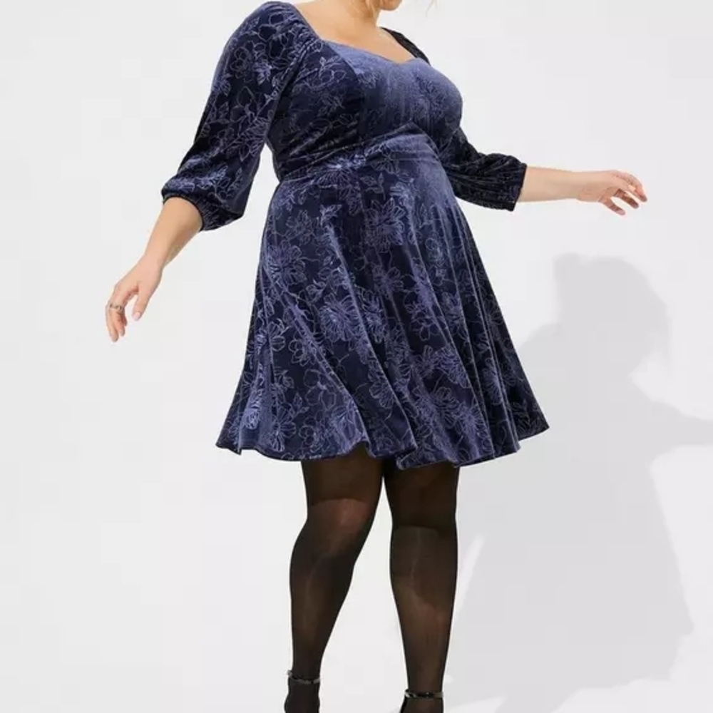 Torrid Blue Velvet Sweetheart Peplum Dress – Long Sleeve Pockets Size 18 image 2